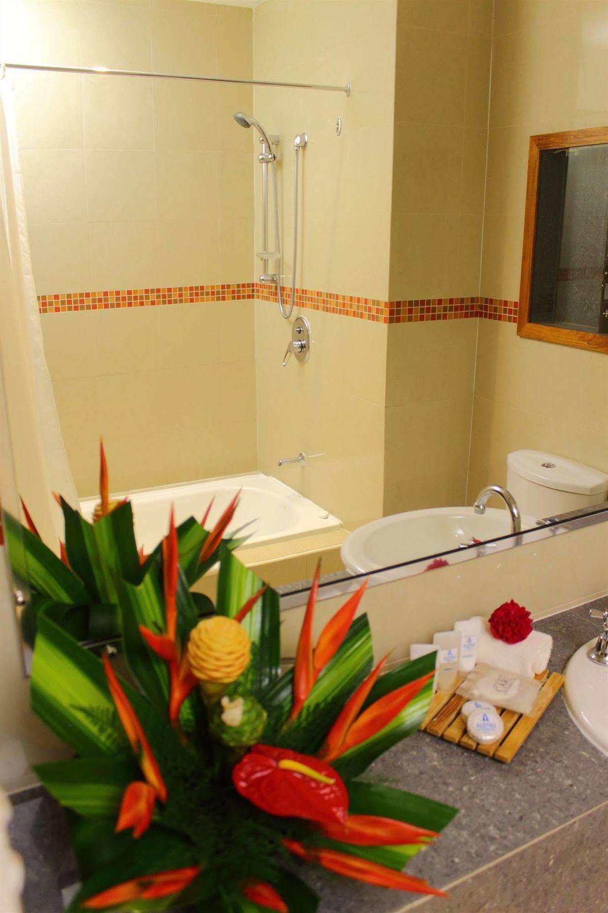 Alotau International Otel Dış mekan fotoğraf