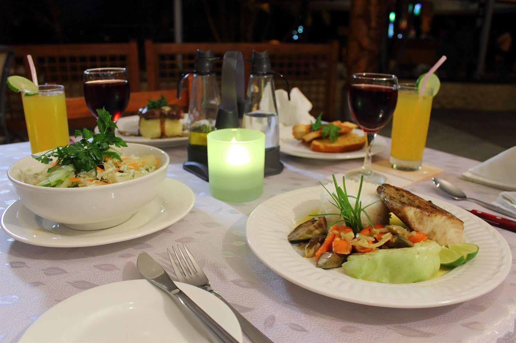 Alotau International Otel Dış mekan fotoğraf