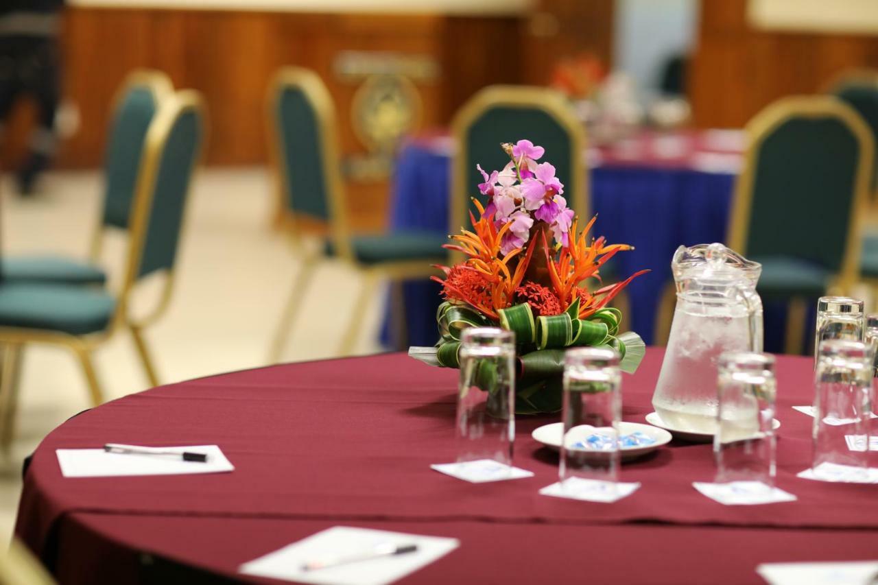 Alotau International Otel Dış mekan fotoğraf